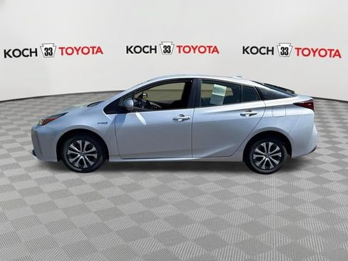 Used 2019 Toyota Prius LE AWD/4WD image 4