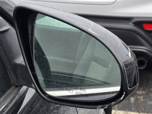 Used 2014 Toyota Camry LE image 17