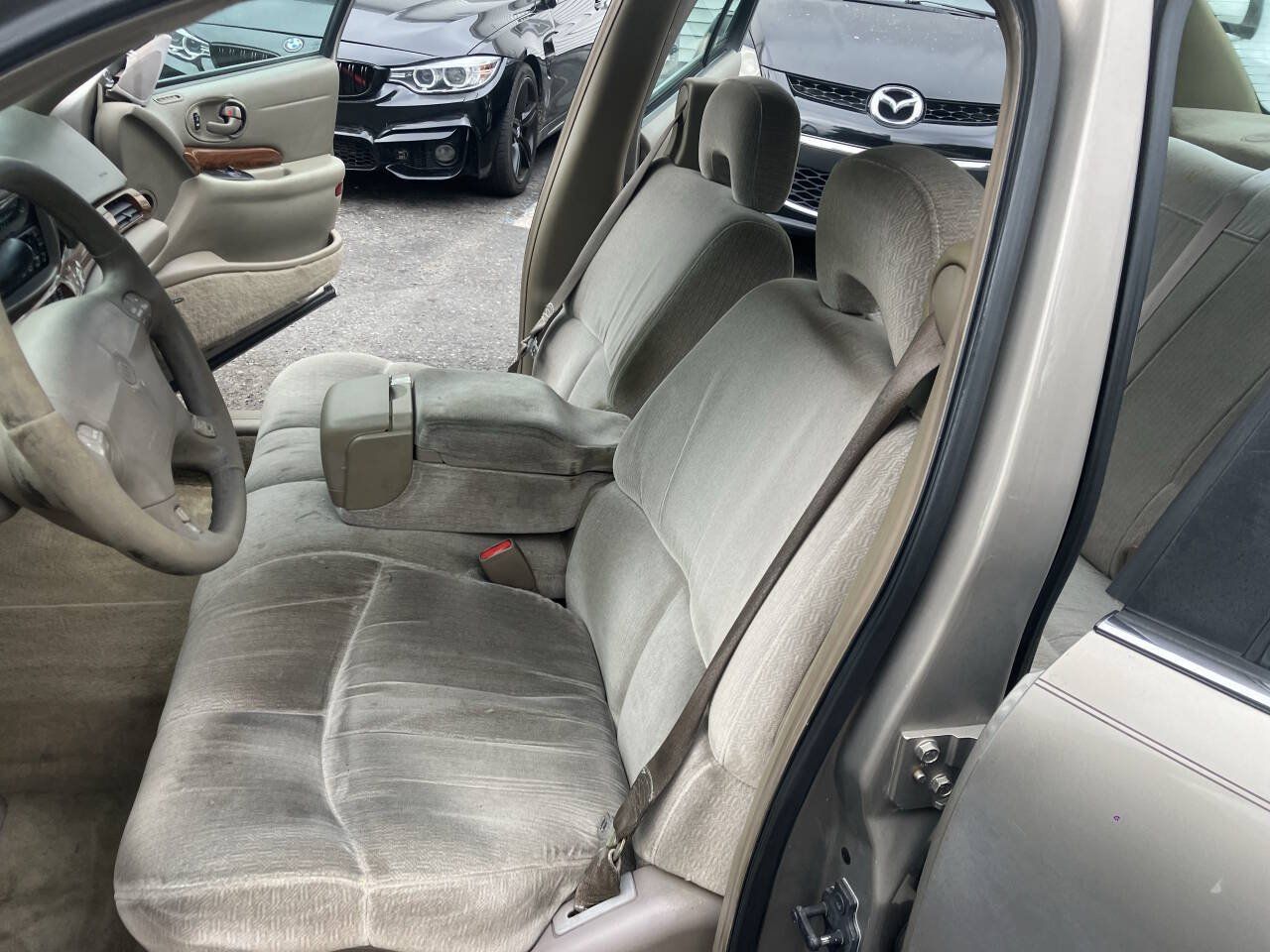 Used 2001 Buick Le Sabre Custom w/ Luxury Pkg FWD image 24