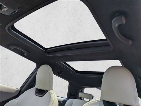 Used 2025 MINI Cooper 2-Door Hardtop FWD image 14