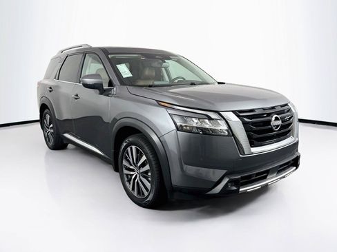 Used 2022 Nissan Pathfinder Platinum w/ Cargo Package FWD image 10