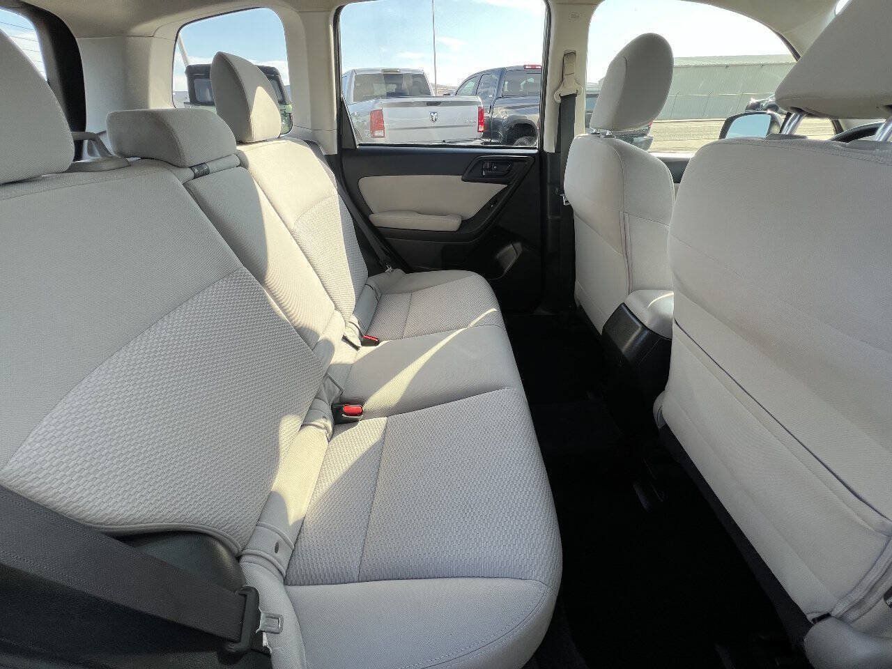 Used 2015 Subaru Forester 2.5i AWD/4WD image 8