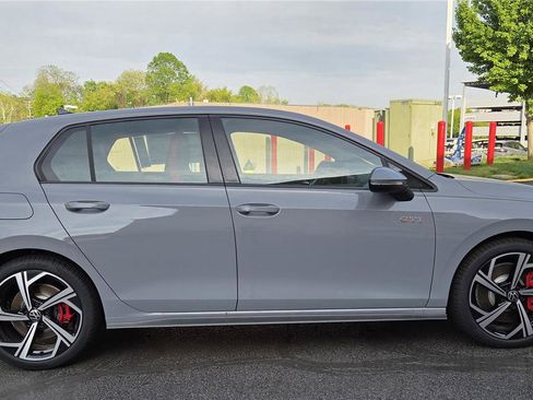 New 2026 Volkswagen GTI SE image 2