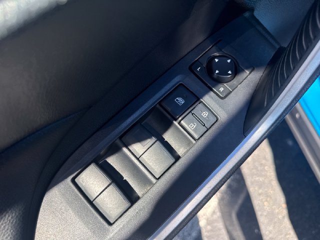 Used 2019 Toyota RAV4 LE w/ Carpet Mat Package AWD/4WD image 13