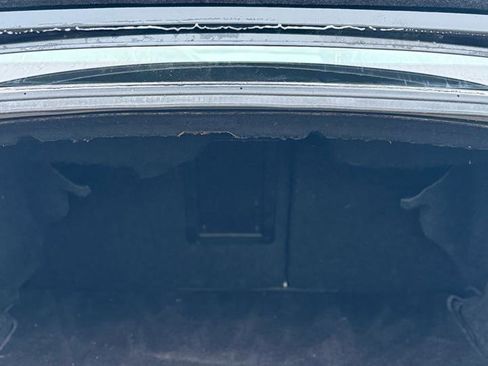 Used 2011 Chrysler 200 Limited image 7