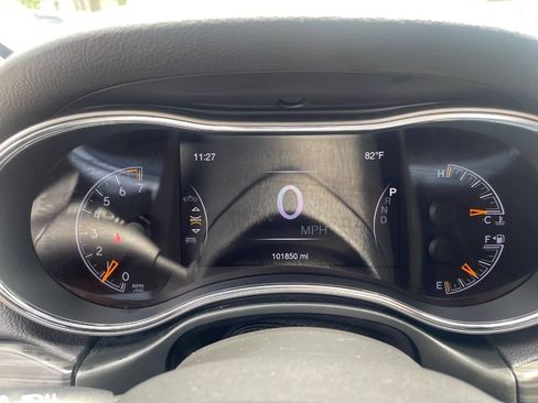 Used 2019 Jeep Grand Cherokee Laredo AWD/4WD image 15