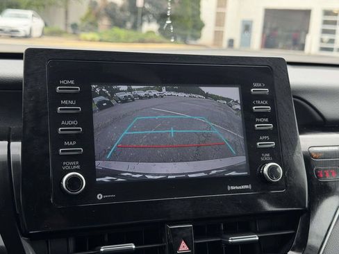 Used 2023 Toyota Camry SE FWD image 4