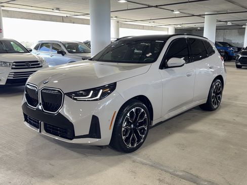 Used 2025 BMW X3 xDrive30i w/ Premium Package AWD/4WD image 4