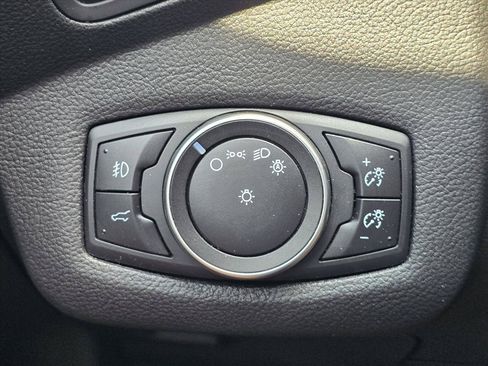 Used 2017 Ford Escape SE w/ SE Cold Weather Package FWD image 21