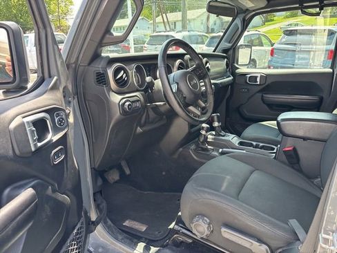 Used 2018 Jeep Wrangler Unlimited Sport S AWD/4WD image 11