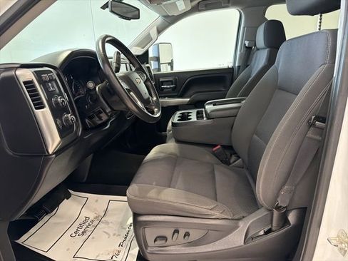 Used 2018 Chevrolet Silverado 1500 LT w/ All Star Edition image 13