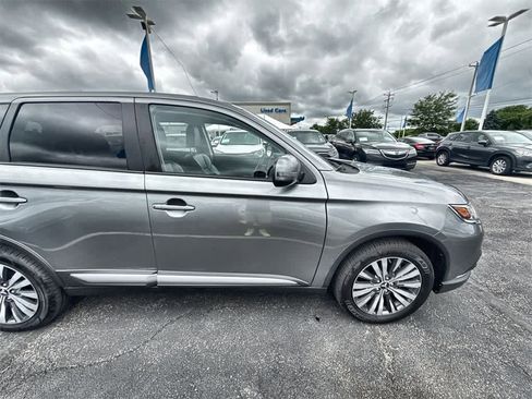Used 2020 Mitsubishi Outlander SE image 8