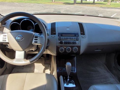 Used 2005 Nissan Altima 3.5 SL FWD image 19