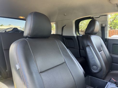 Used 2010 Toyota FJ Cruiser 4WD image 29