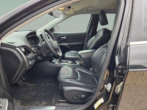 Used 2019 Jeep Cherokee Limited image 9