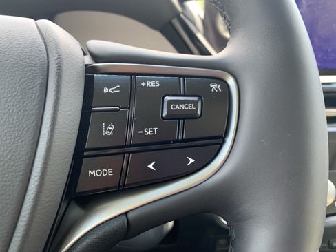 Used 2024 Lexus ES 300h w/ Technology Package FWD image 20