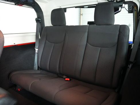 Used 2016 Jeep Wrangler Sport image 32