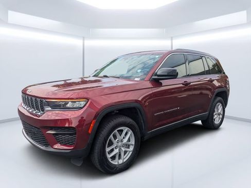 Used 2023 Jeep Grand Cherokee Laredo RWD image 7