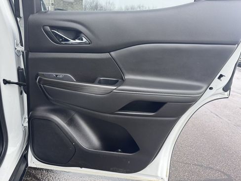 Used 2022 GMC Acadia SLT w/ Elevation Edition image 27