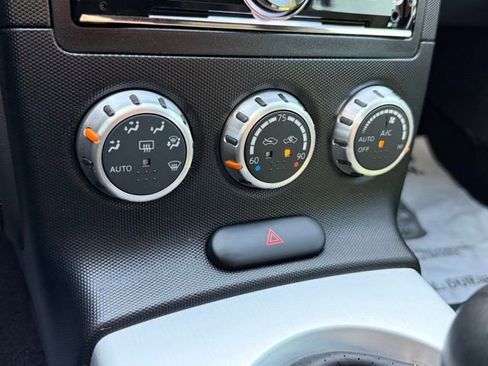 Used 2006 Nissan 350Z Touring RWD image 22