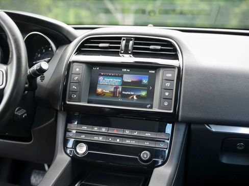Used 2018 Jaguar F-PACE Premium AWD/4WD image 60