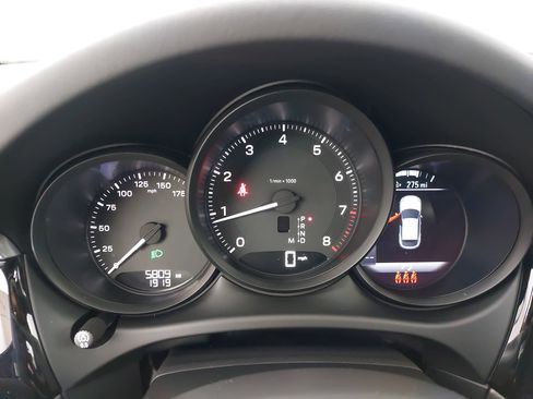 Used 2025 Porsche Macan image 21