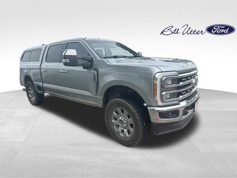 Used 2023 Ford F250 Lariat w/ Lariat Ultimate Package AWD/4WD image 2