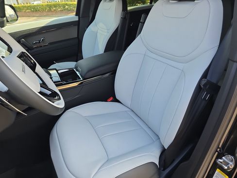 New 2026 Land Rover Range Rover Sport Dynamic SE image 15