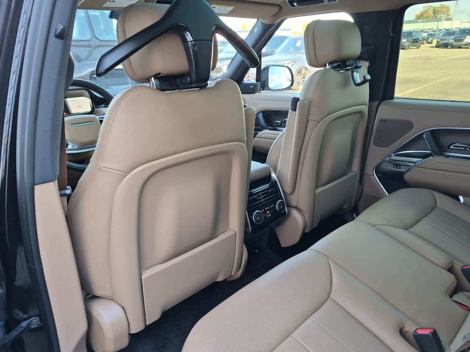 New 2027 Land Rover Range Rover SE AWD/4WD image 18