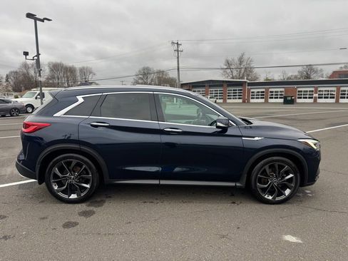 Used 2019 INFINITI QX50 Essential w/ Sensory Package AWD/4WD image 4