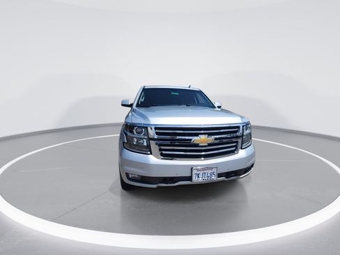 Used 2015 Chevrolet Suburban LT w/ Luxury Package AWD/4WD image 3