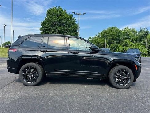 New 2024 Jeep Grand Cherokee Limited 4xe AWD/4WD image 8