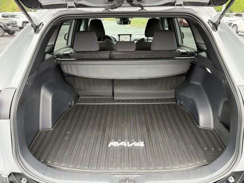 Used 2024 Toyota RAV4 SE AWD/4WD image 9