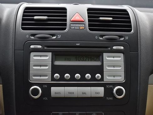 Used 2010 Volkswagen Jetta Limited Edition FWD image 15