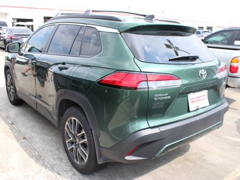 Used 2026 Toyota Corolla Cross XLE w/ Convenience Package FWD image 8