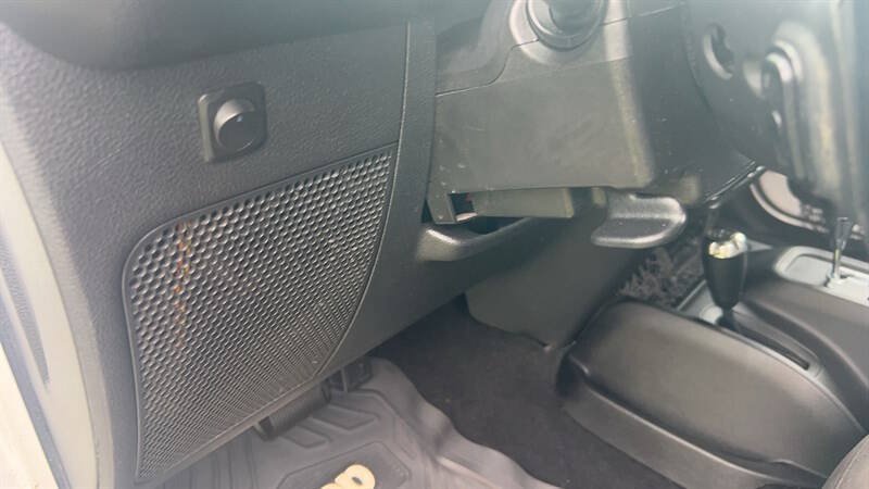 Used 2013 Jeep Wrangler Unlimited Sport AWD/4WD image 16