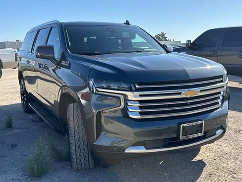 Used 2021 Chevrolet Suburban High Country AWD/4WD image 2
