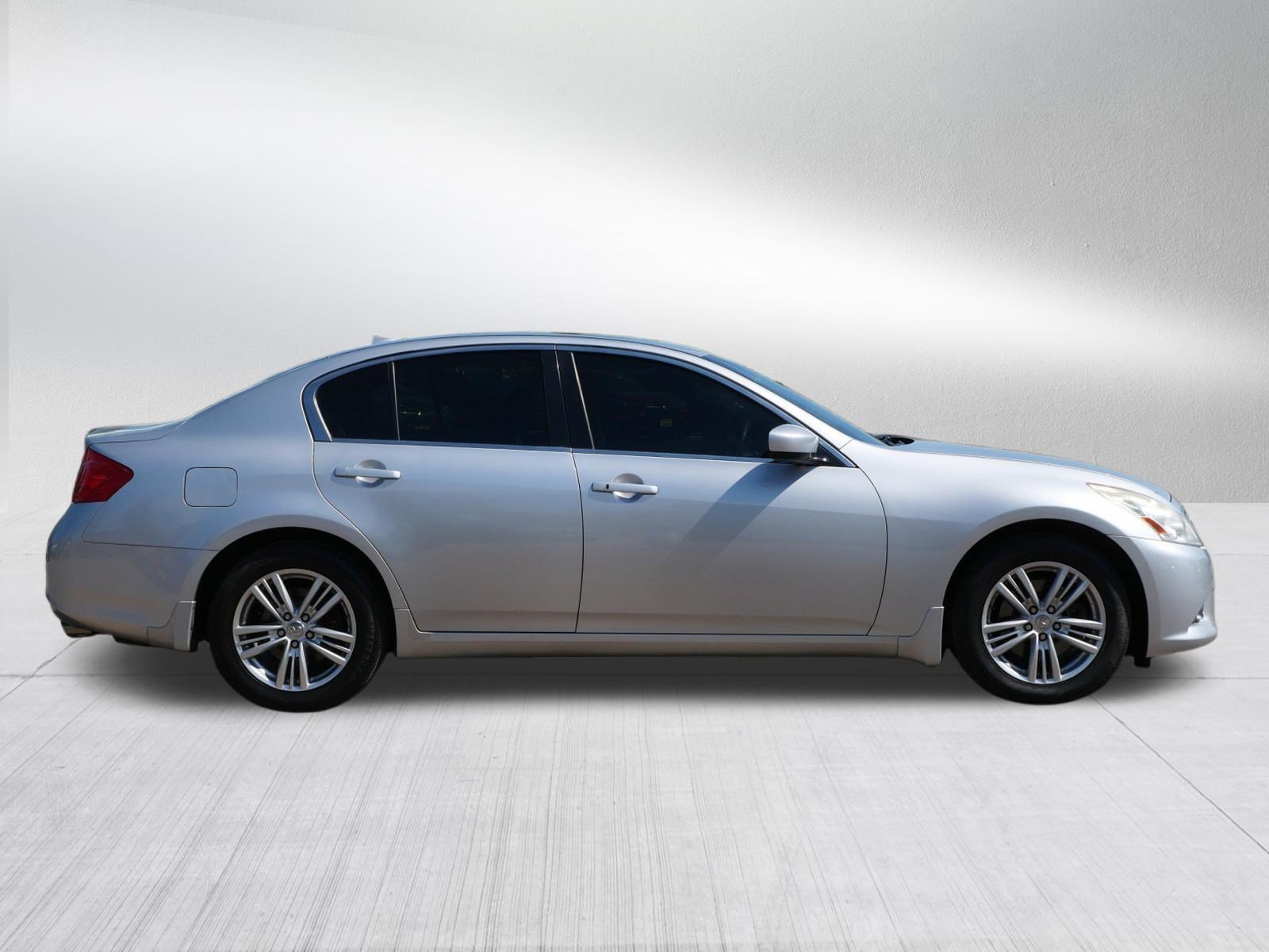 Used 2013 INFINITI G37 x Sedan w/ Premium Pkg AWD/4WD image 8