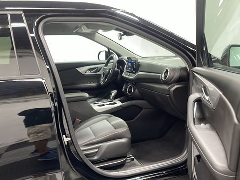 Used 2025 Chevrolet Blazer LT FWD image 22