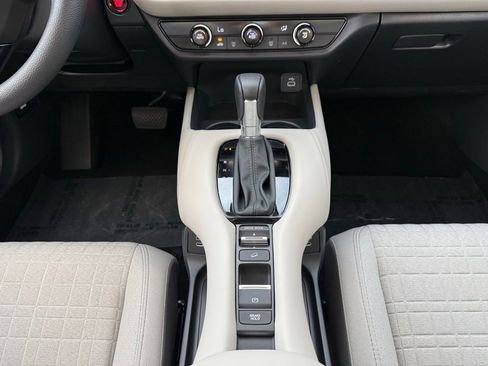 Used 2025 Honda HR-V LX image 17