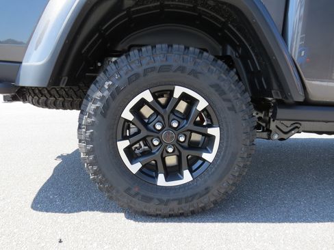 New 2025 Jeep Gladiator Rubicon image 12