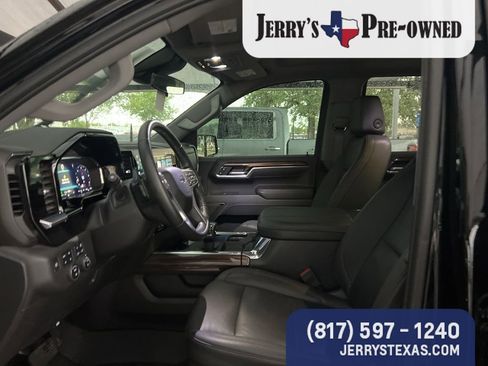 Used 2025 Chevrolet Silverado 1500 LT Trail Boss w/ LT Trail Boss Premium Package AWD/4WD image 7