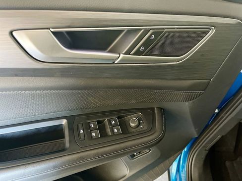 Used 2024 Volkswagen Atlas Cross Sport SE w/ Panoramic Sunroof Package FWD image 18