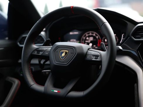 Used 2024 Lamborghini Urus Performante image 36