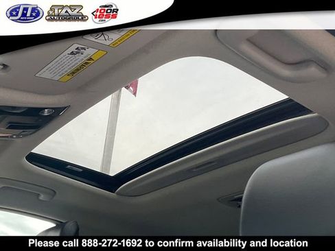 Used 2023 Kia Niro EX Touring image 11