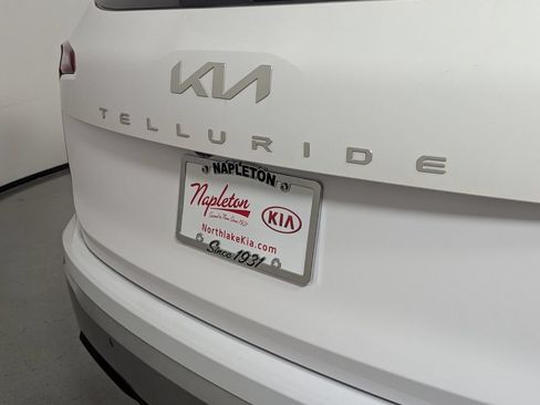 Used 2024 Kia Telluride LX FWD image 7