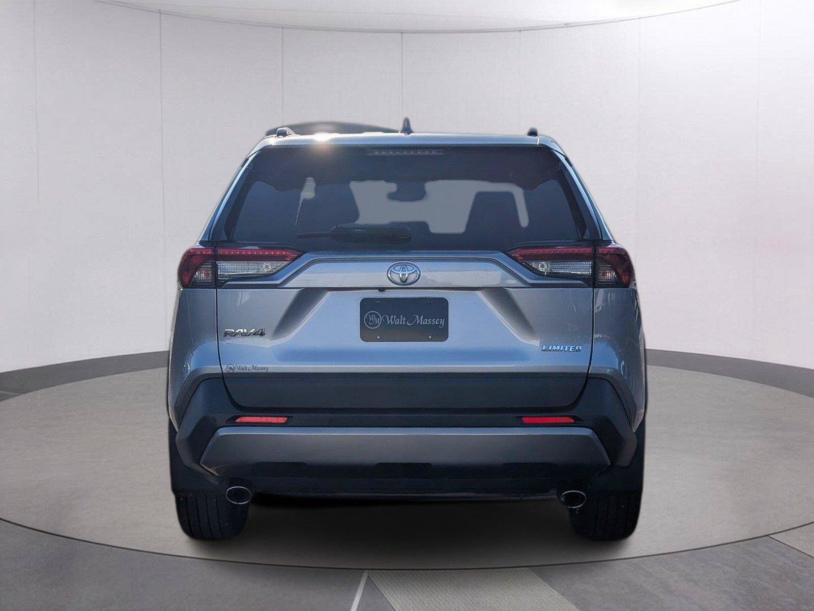 Used 2020 Toyota RAV4 Limited FWD image 4