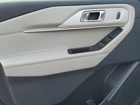 New 2026 Ford Explorer Active w/ Active Comfort Package image 24