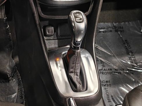 Used 2015 Buick Encore FWD image 9