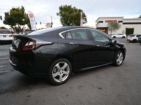 Used 2018 Chevrolet Volt LT w/ Comfort Package image 12